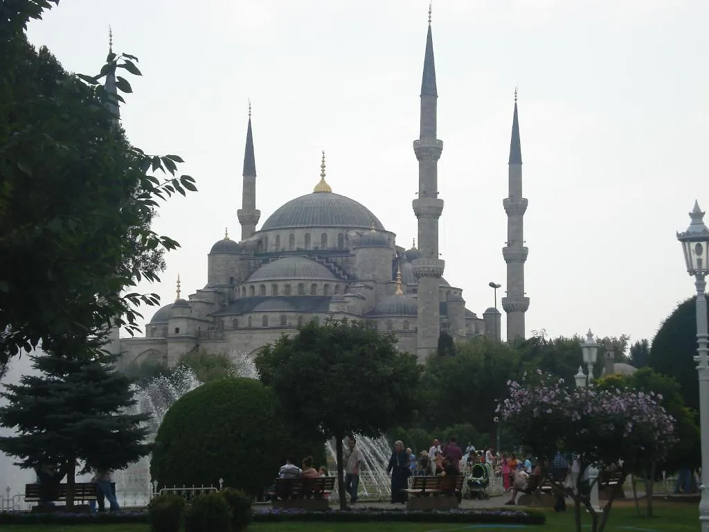 Esra Sultan Petrol Hotel Istanbul