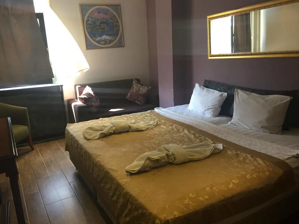Esra Sultan Petrol Hotel İstanbul